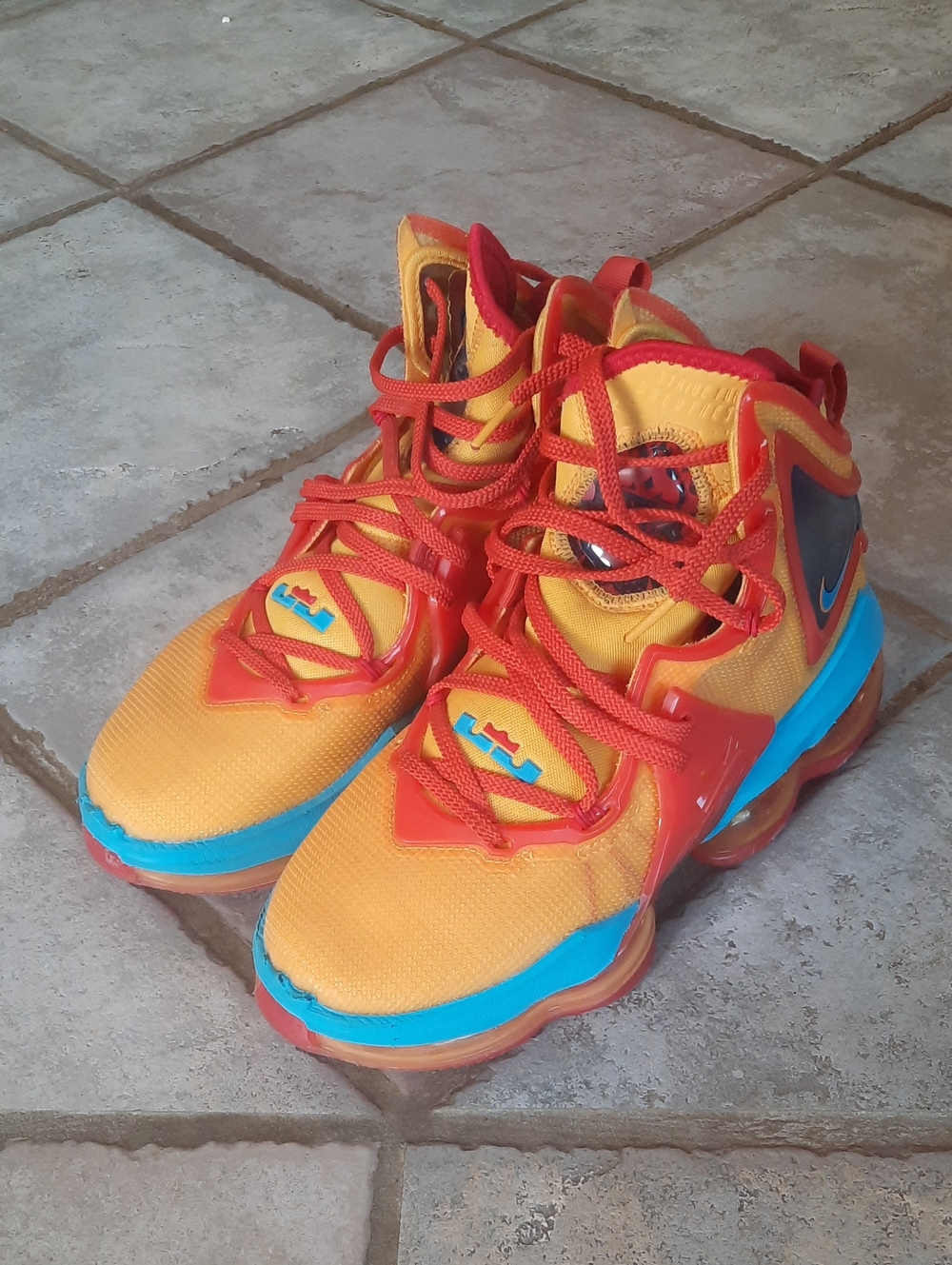 Lebron 19 Space Jam Basketball Shoes